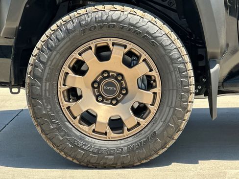 Used 2025 Toyota 4Runner Trailhunter AWD/4WD image 12