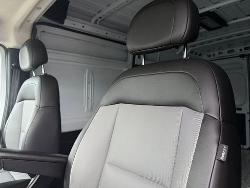 Used 2026 RAM ProMaster 2500 w/ Convenience Group FWD image 15