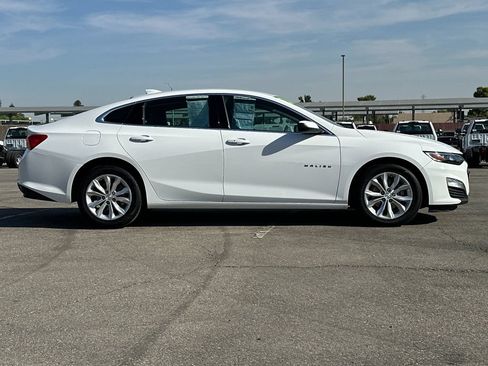 Used 2024 Chevrolet Malibu LT FWD image 2