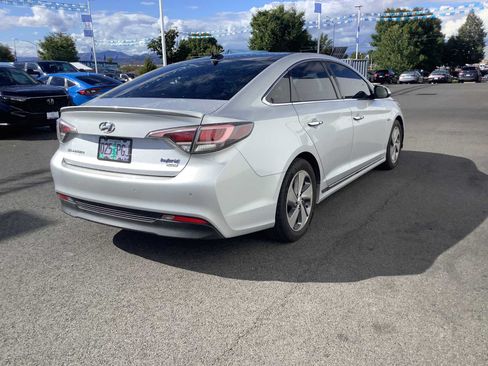 Used 2016 Hyundai Sonata Limited w/ Option Group 02 FWD image 6