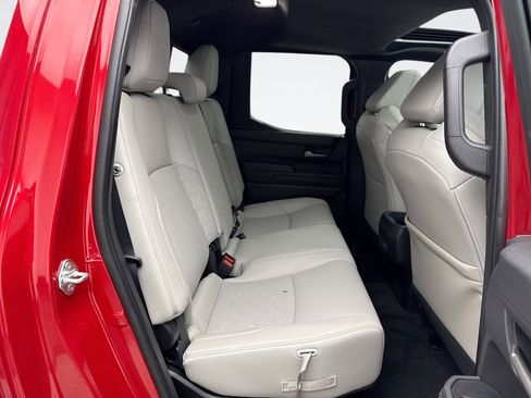 Used 2024 Toyota Tacoma Limited w/ Limited Package (LT) image 20