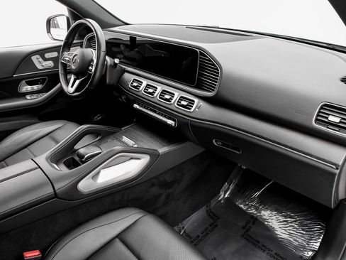 Used 2023 Mercedes-Benz GLE 350 4MATIC w/ Premium Package image 12