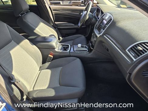 Used 2022 Chrysler 300 Touring w/ Sport Appearance Package image 16