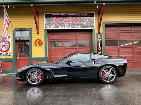 Used 2005 Chevrolet Corvette Coupe w/ Preferred Equipment Group image 8