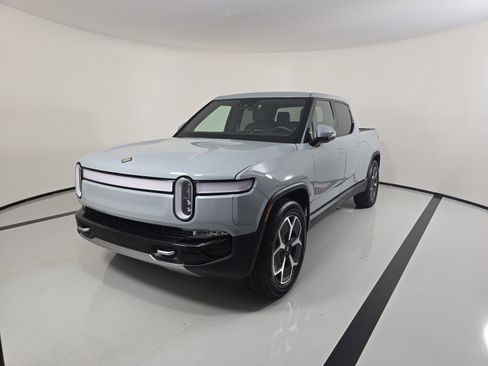Used 2024 Rivian R1T Adventure AWD/4WD image 1