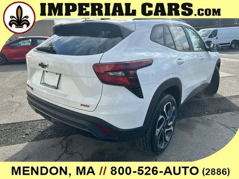 New 2026 Chevrolet Trax RS w/ Sunroof Package FWD image 12