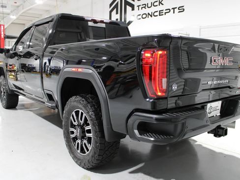 Used 2022 GMC Sierra 2500 AT4 w/ AT4 Premium Plus Package AWD/4WD image 29