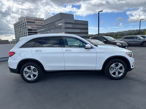 Certified 2017 Mercedes-Benz GLC 300 4MATIC image 4