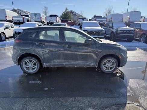 Used 2023 Hyundai Kona SE image 7