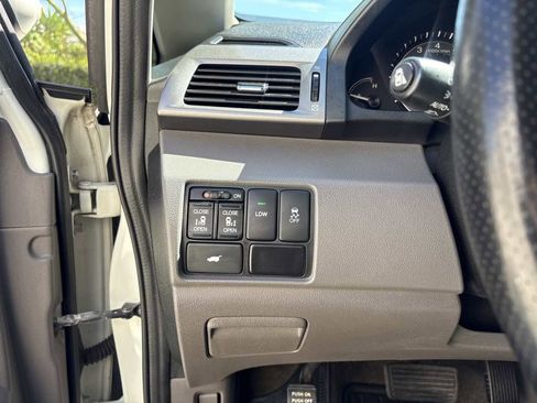 Used 2015 Honda Odyssey EX-L image 23