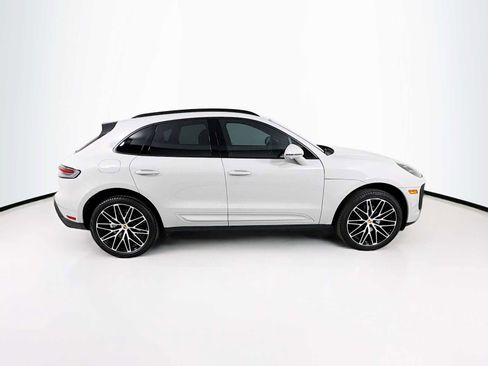 Certified 2025 Porsche Macan image 8