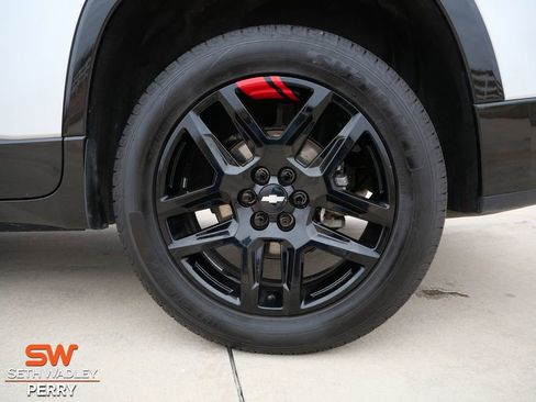 Used 2021 Chevrolet Traverse Premier w/ Redline Edition image 9