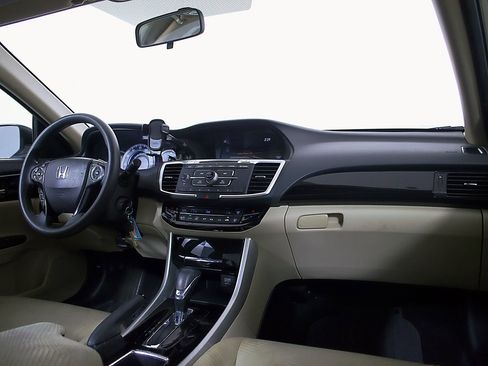 Used 2016 Honda Accord LX image 22