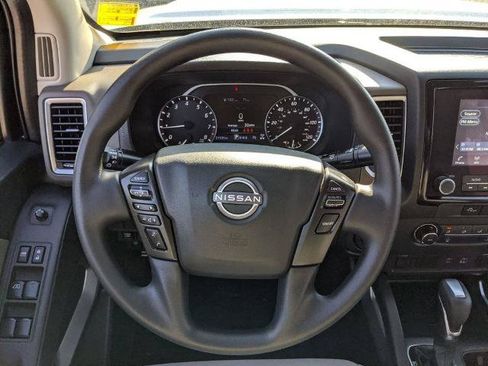 Used 2024 Nissan Frontier SV AWD/4WD image 10
