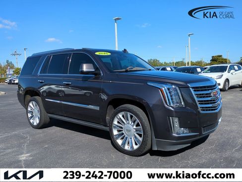 Used 2016 Cadillac Escalade Platinum image 2