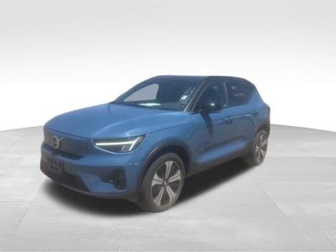 Used 2023 Volvo XC40 Recharge Plus w/ Protection Package Premier AWD/4WD image 2