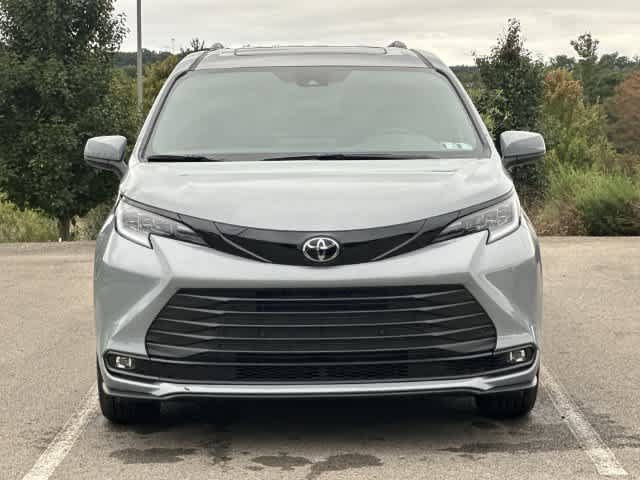 Used 2026 Toyota Sienna XLE Woodland Edition AWD/4WD image 20