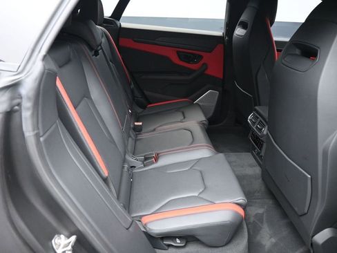 Used 2025 Lamborghini Urus SE AWD/4WD image 29