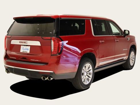 Used 2024 GMC Yukon XL Denali w/ Advanced Technology Package image 6