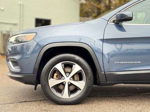 Used 2021 Jeep Cherokee Limited image 10