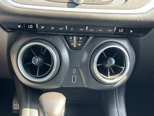Used 2020 Chevrolet Blazer LT FWD image 34