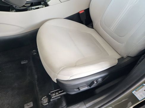 Used 2025 Hyundai Tucson SEL AWD/4WD image 16