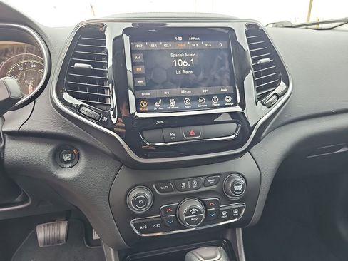 Used 2019 Jeep Cherokee Limited image 21