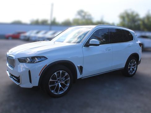 Used 2025 BMW X5 xDrive40i AWD/4WD image 17