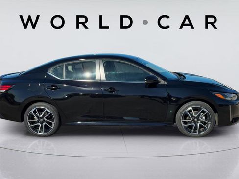 Used 2025 Nissan Sentra SR image 16