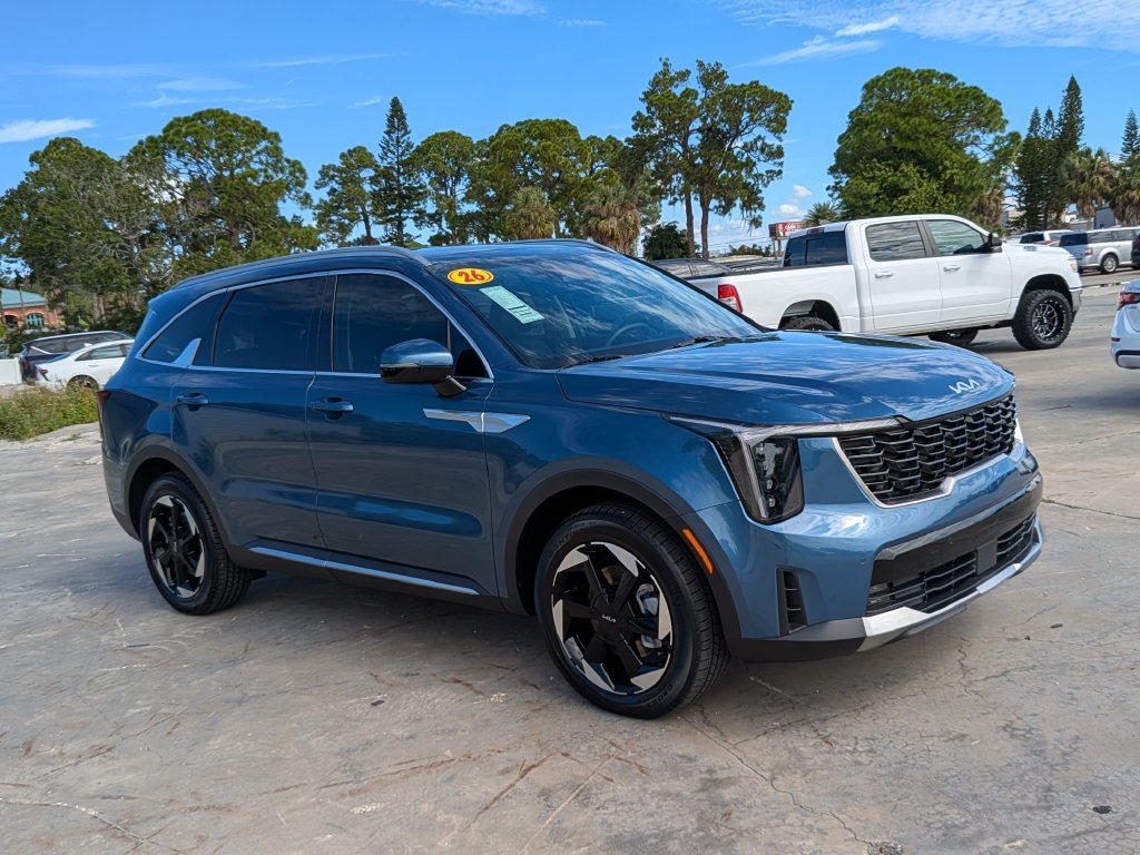 Certified 2026 Kia Sorento EX w/ EX Premium Package FWD image 2