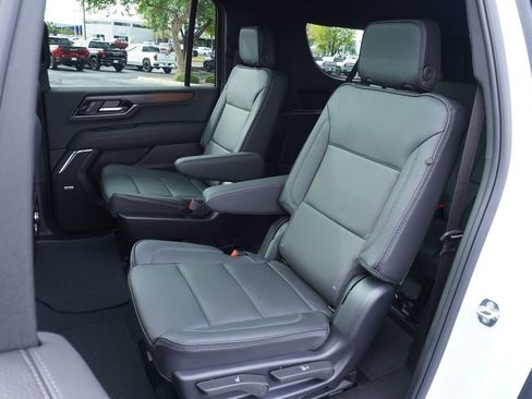 New 2026 GMC Yukon XL Denali image 9