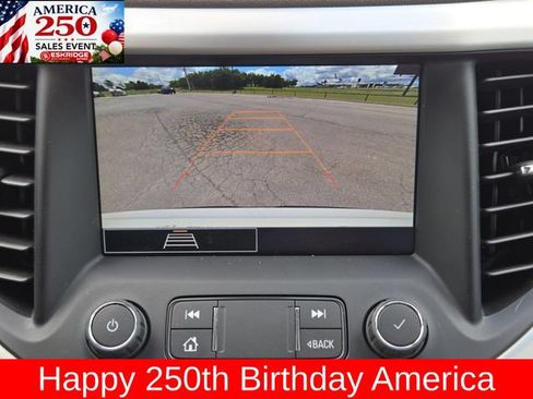 Used 2021 GMC Acadia SLE w/ Driver Convenience Package FWD image 19
