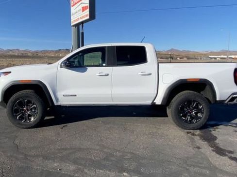 New 2025 GMC Canyon Elevation w/ Convenience Package image 5