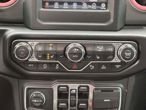 Used 2023 Jeep Wrangler Unlimited Sport AWD/4WD image 18
