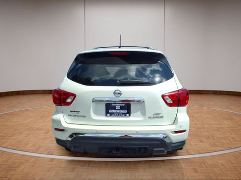 Used 2018 Nissan Pathfinder Platinum AWD/4WD image 6