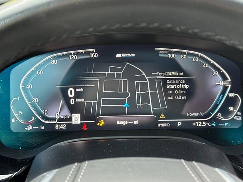 Used 2023 BMW 530e w/ Convenience Package image 24