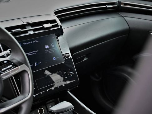 Used 2024 Hyundai Santa Cruz SEL image 11