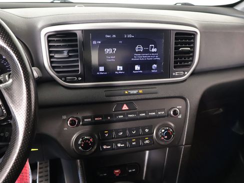 Used 2020 Kia Sportage S image 5