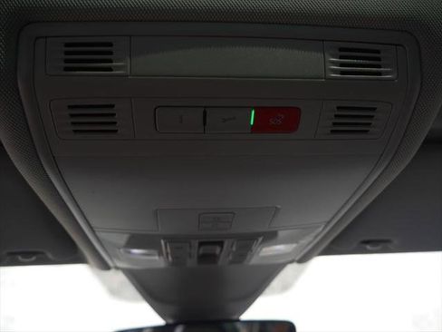 Used 2023 Volkswagen Tiguan SE w/ Panoramic Sunroof Package AWD/4WD image 37