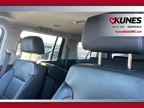 Used 2016 GMC Yukon XL SLT image 16