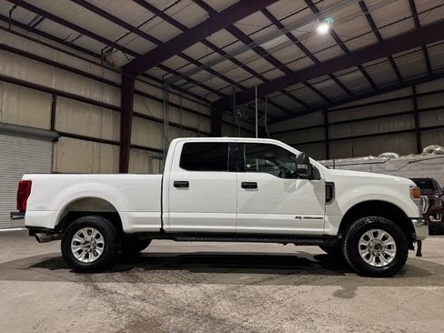 Used 2022 Ford F250 XLT w/ FX4 Off-Road Package image 4