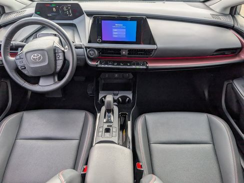 Used 2025 Toyota Prius Plug-In Hybrid image 4