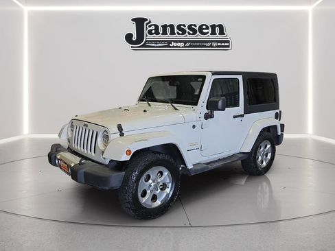 Used 2015 Jeep Wrangler Sahara w/ Connectivity Group AWD/4WD image 1
