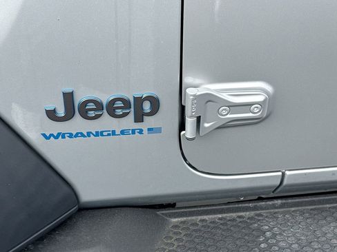 Used 2023 Jeep Wrangler Unlimited AWD/4WD image 35