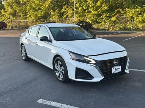 Used 2024 Nissan Altima 2.5 S image 28