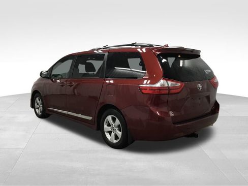Used 2018 Toyota Sienna LE w/ Protection Package image 13