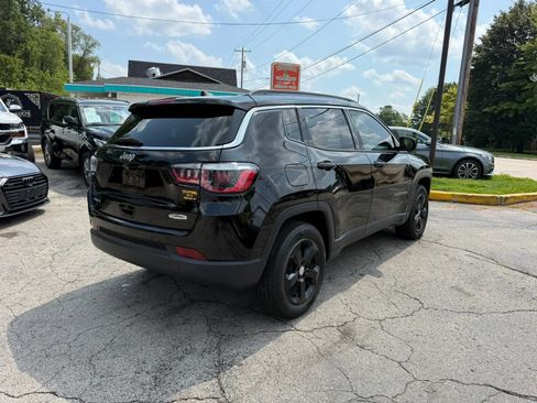 Used 2018 Jeep Compass Latitude w/ Popular Equipment Group AWD/4WD image 5