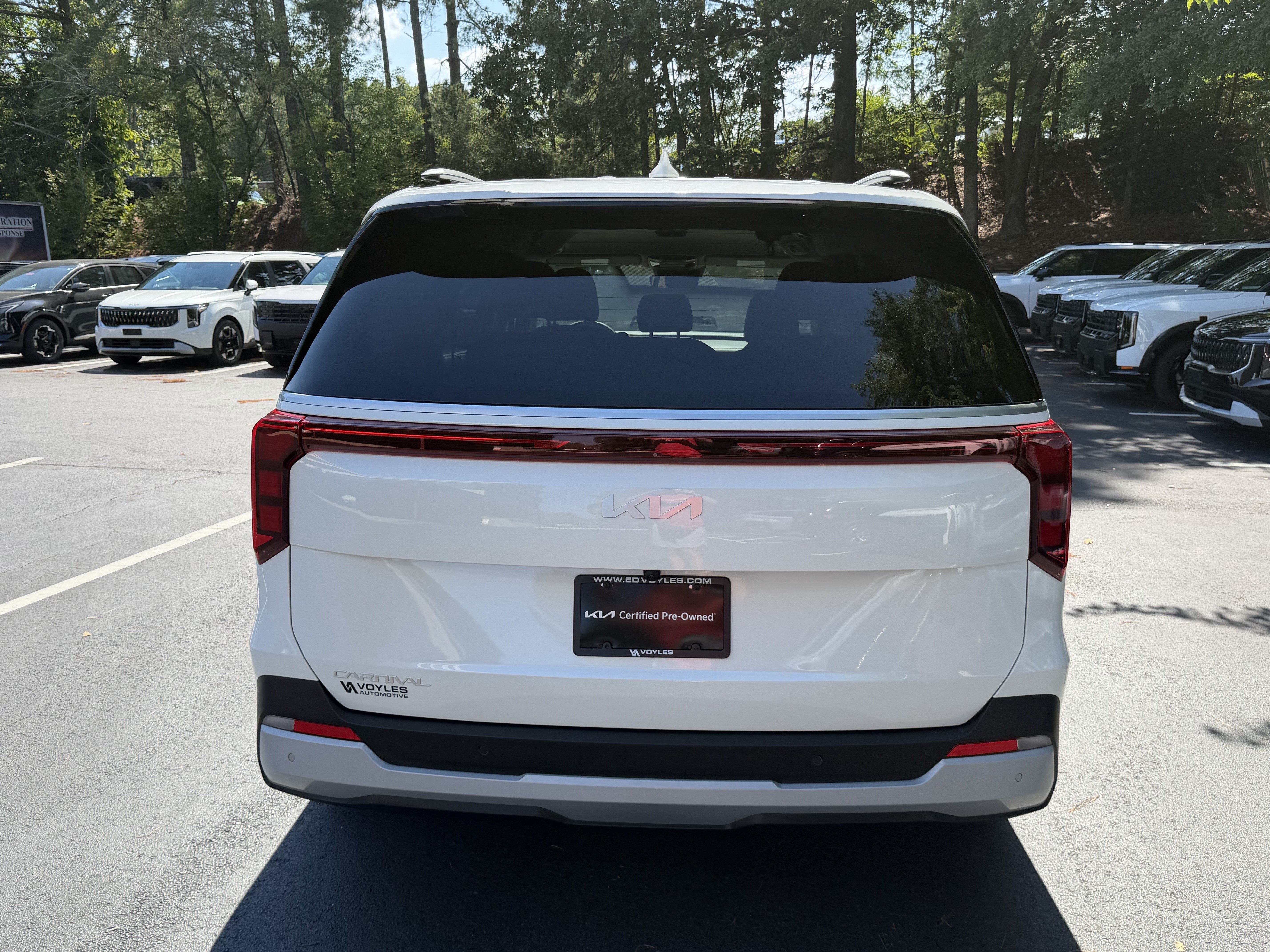 Certified 2026 Kia Carnival EX FWD image 6