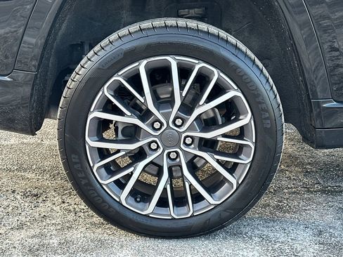 Used 2021 Jeep Grand Cherokee L Summit image 11