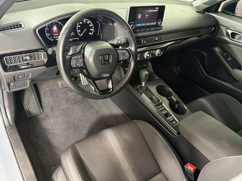 Used 2025 Honda Civic Sport image 4